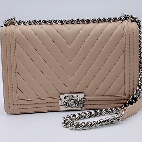 Chanel light pink beige medium chevron boy bag - Picture 3 of 3